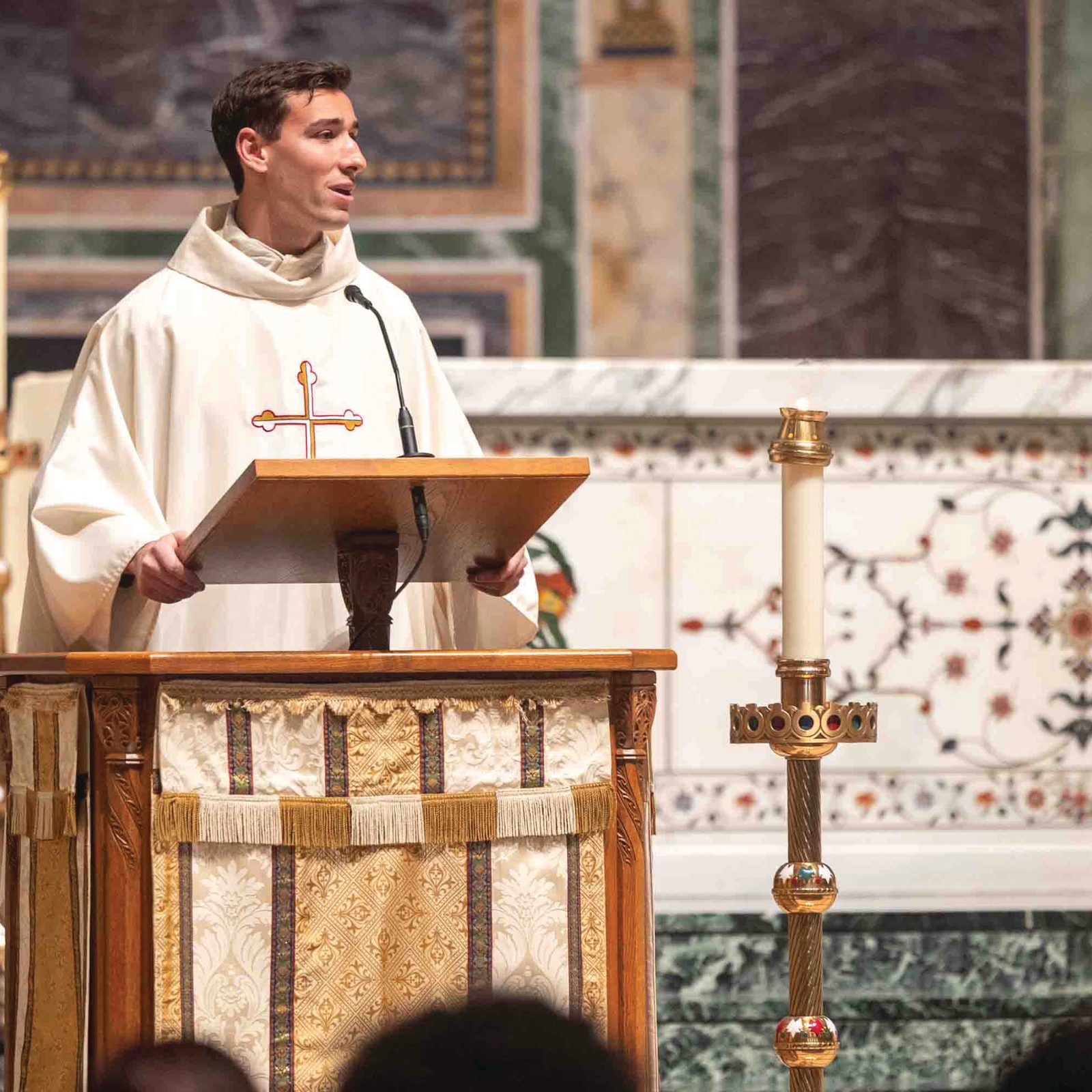 Father Danny Morrison, a parochial vicar at the Church of the Little Flower Parish in Bethesda, Maryland, delivers the homily during the Youth Mass for Life Jan. 23 at the Cathedral of St. Matthew the Apostle in Washington. (Catholic Standard photo by Mihoko Owada)
