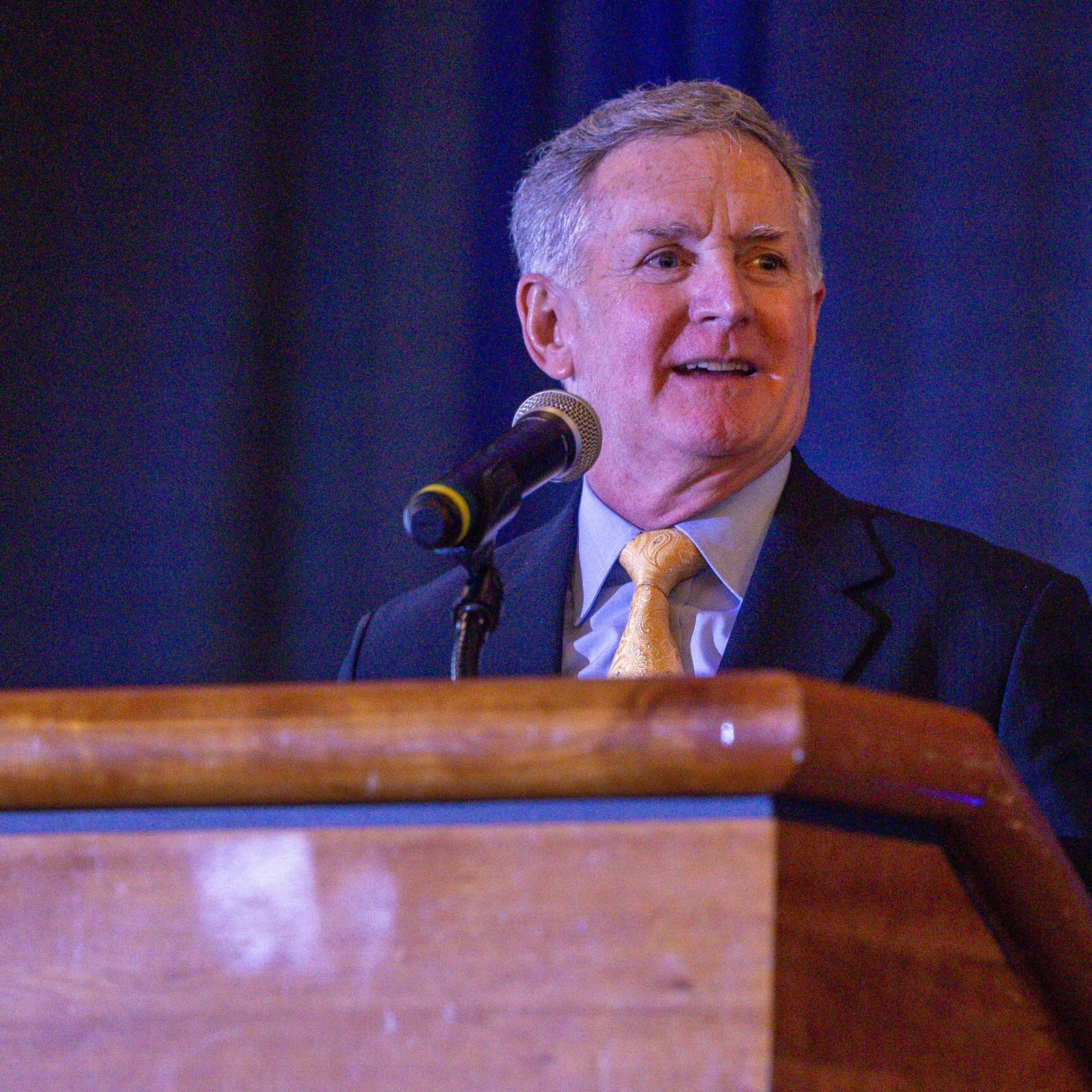 John B. Veihmeyer, the recipient of the Businessperson of the Year Award at the Catholic Business Network of Montgomery County’s Gala on Nov. 22 at the Bethesda North Marriott Hotel & Conference Center, speaks at the event. (Catholic Standard photo by Mihoko Owada)