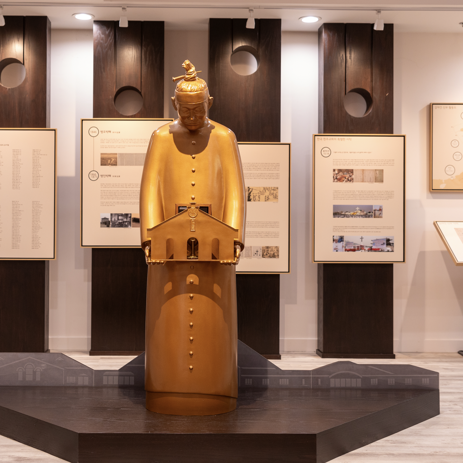 A statue near the entrance of St. Andrew Kim Church in Olney, Maryland, depicts the parish’s patron saint, the first Korean priest and martyr. (Catholic Standard photos by Mihoko Owada)