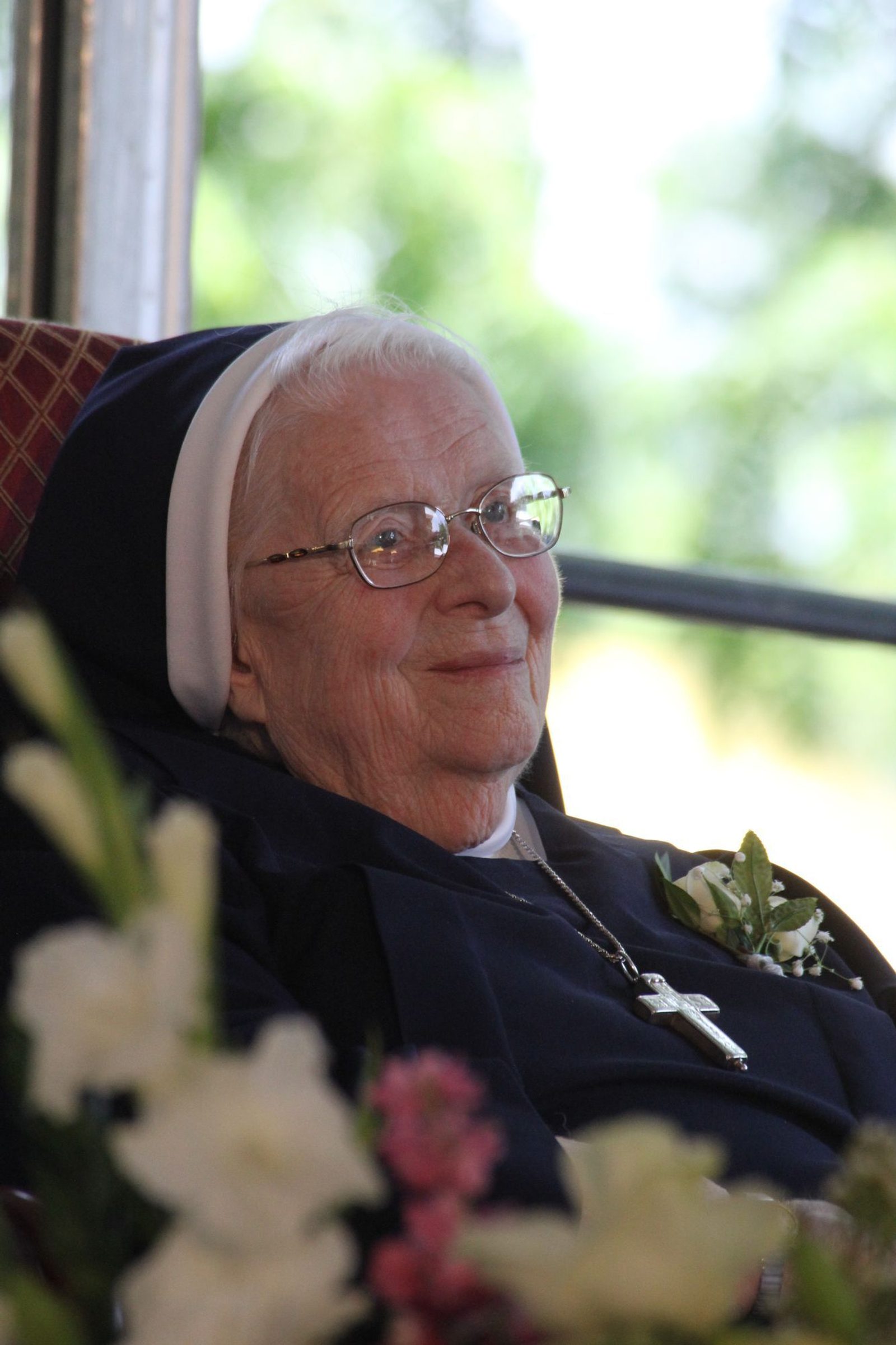 Visitation Sister Mary Berchmans Hannan, the President Emerita of Georgetown Visitation Preparatory School in Washington, D.C., who has been connected to the school for nearly eight decades, was the speaker at the June 4 graduation ceremony for Visitation’s class of 2024. (Photo by Caroline Coleman Handorf/Georgetown Visitation Preparatory School)