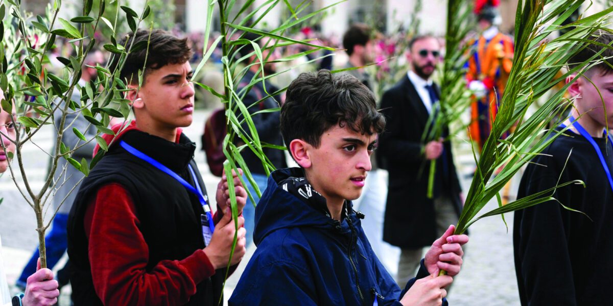 Jubilee of Youth is chance to celebrate hope, fraternity in world at war, panel says