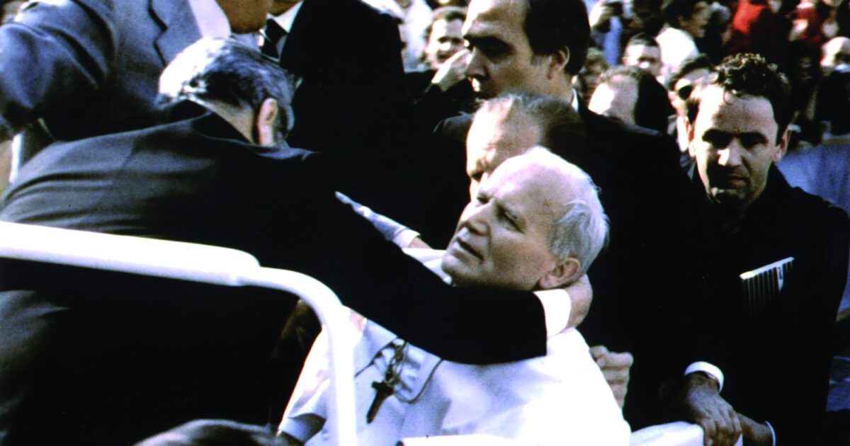 Pope remembers attempt on St. John Paul, calls Mary the Church’s “perfect model”