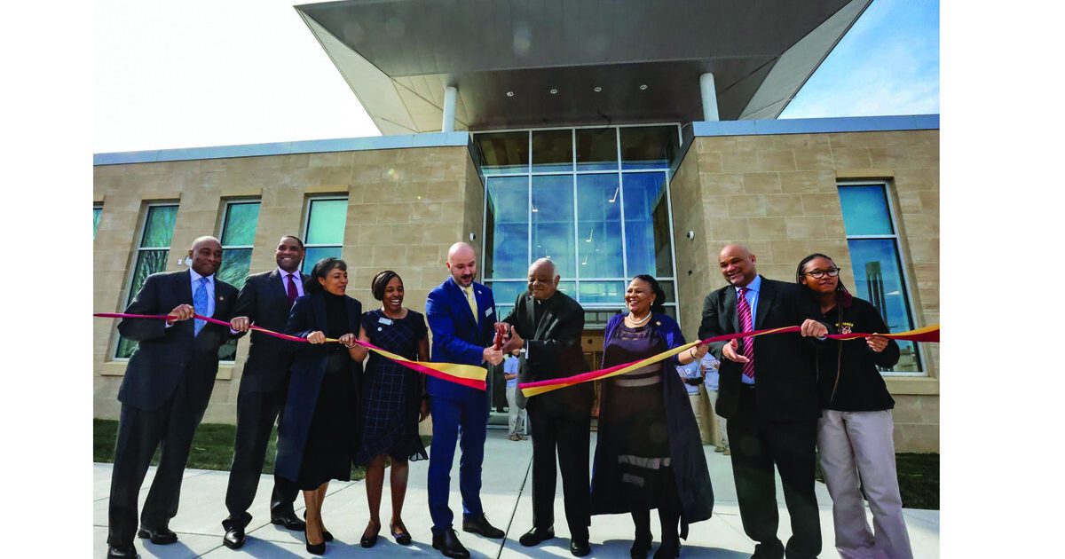Cardinal Gregory blesses La Reine Science and Innovation Center at