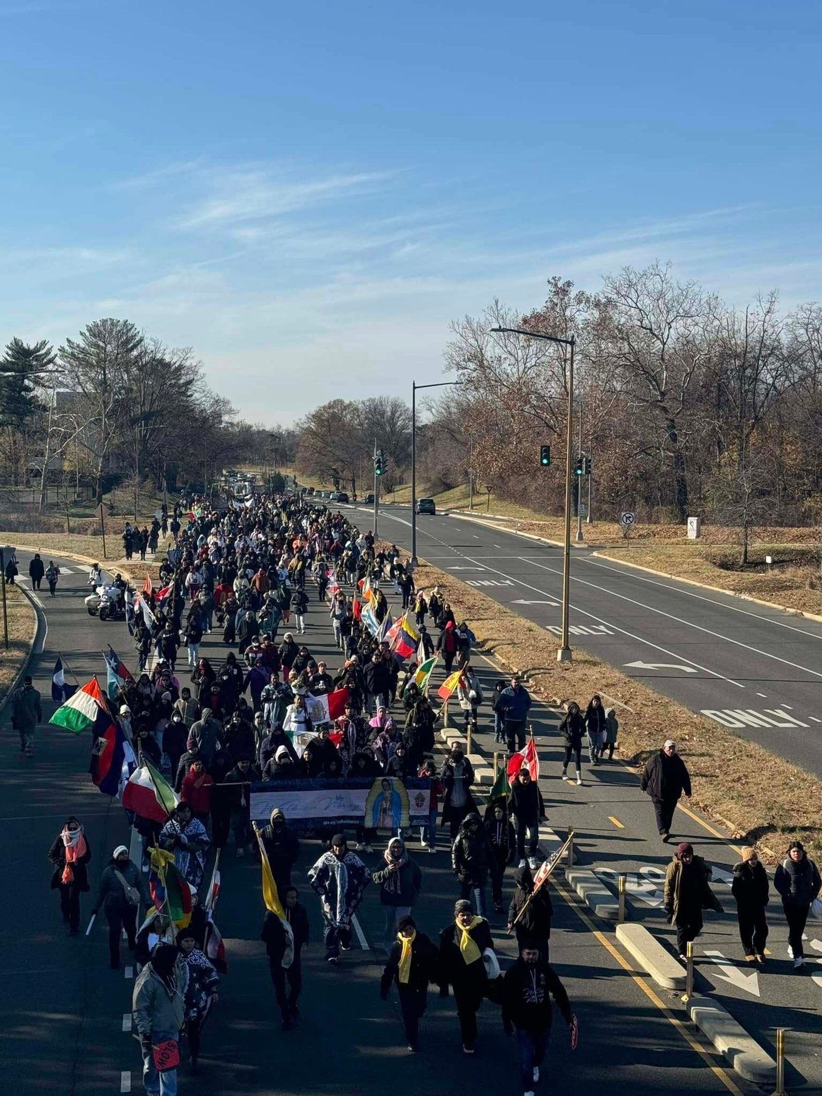 Vista panorámica de la procesión Caminata con María que se dirige a la Basílica Nacional de la Inmaculada concepción, el sábado 14 de diciembre de 2024.