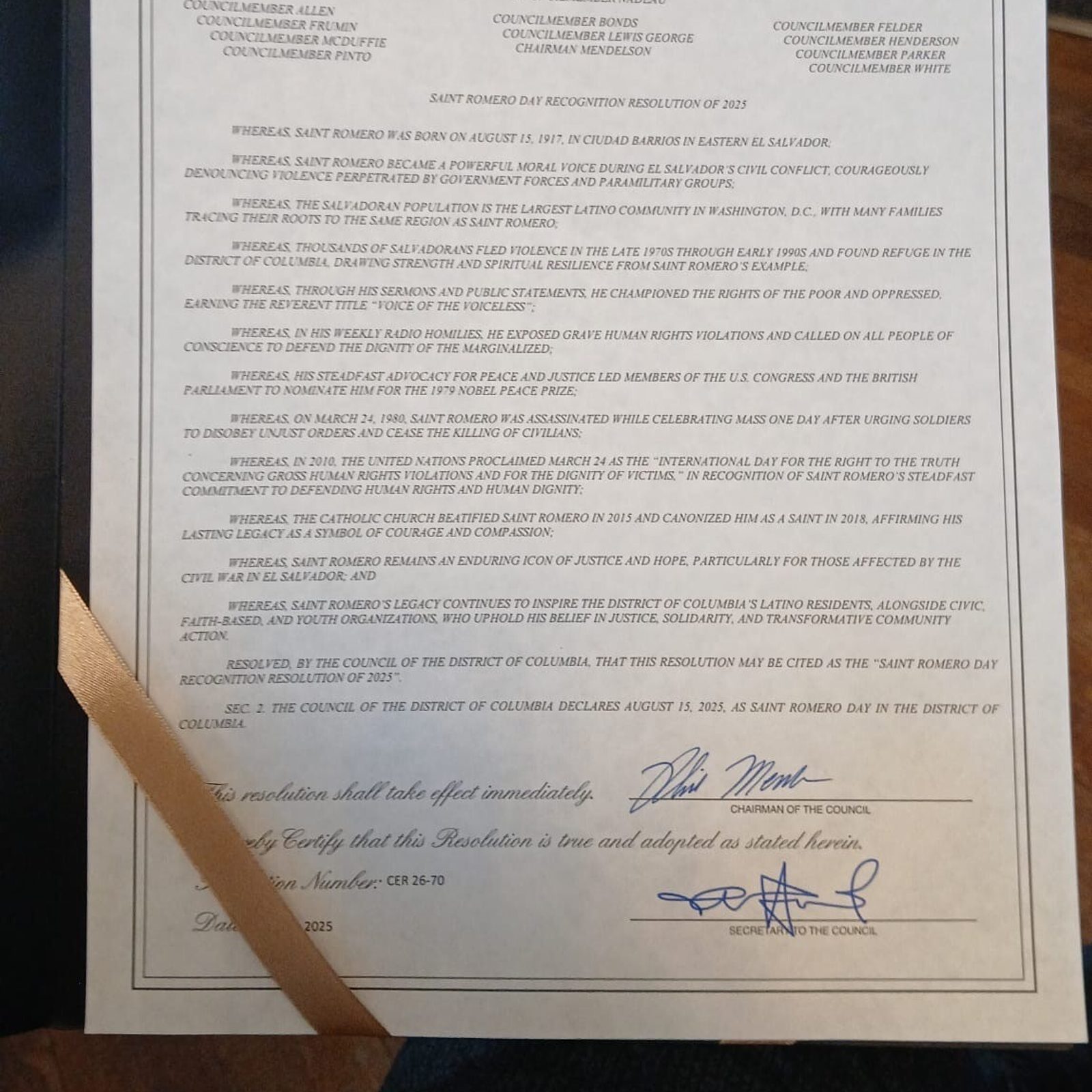 Documento oficial con el cual el Concejo del Distrito de Columbia declara oficialmente el 15 de agosto como el Día de San Romero.